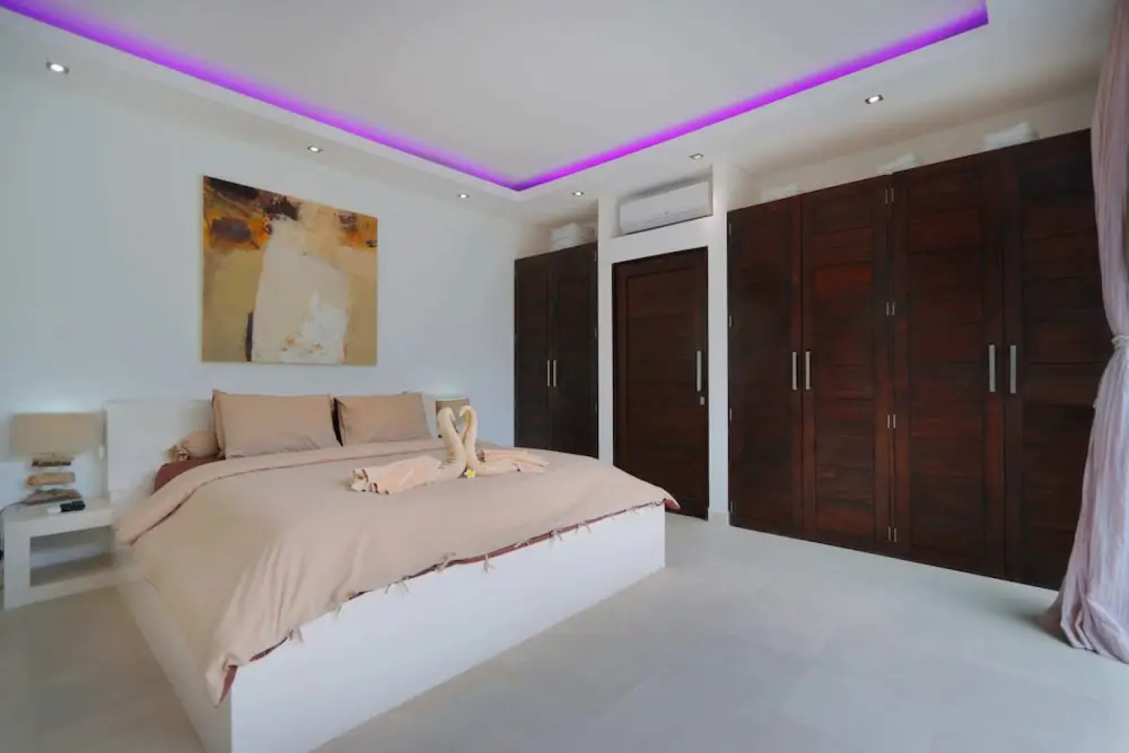 Elegant Private Villa, 3 BR, Seminyak With Staff