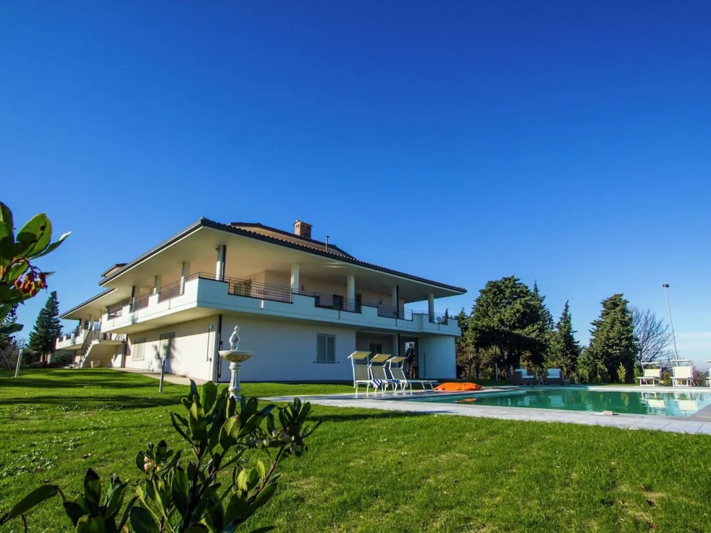 Sunny Stay in Tavullia Hills