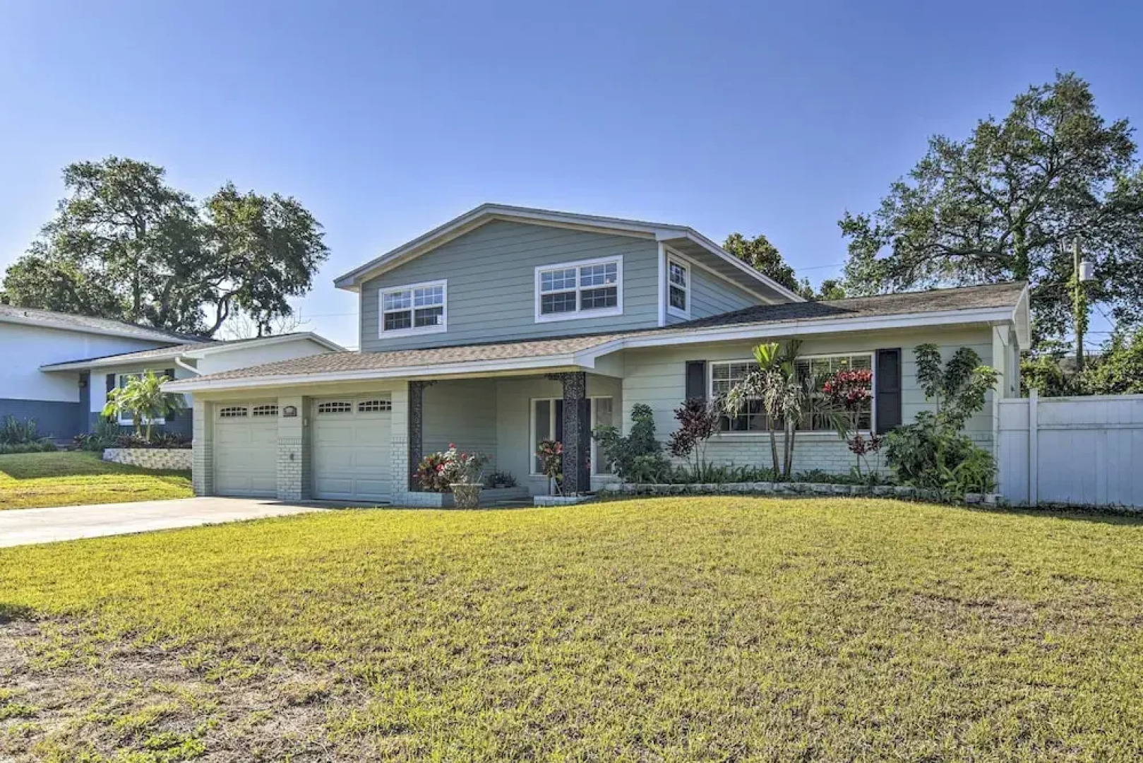 Seminole Home: 1 Mi to Indian Shores Beach!