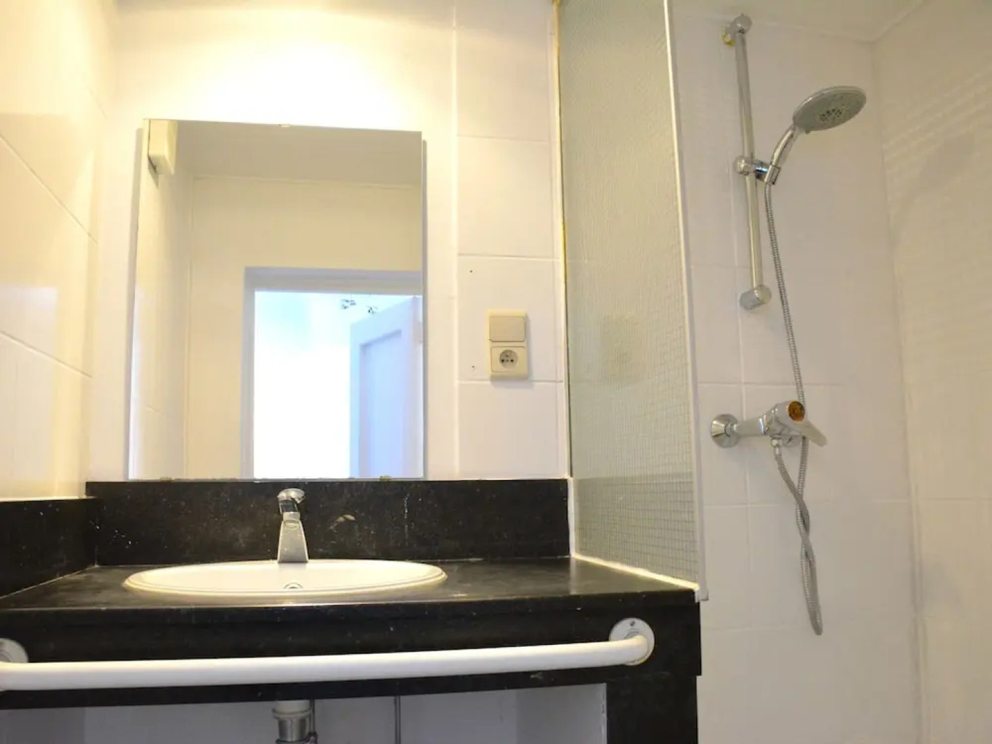 Family Retreat, Forested Anhee