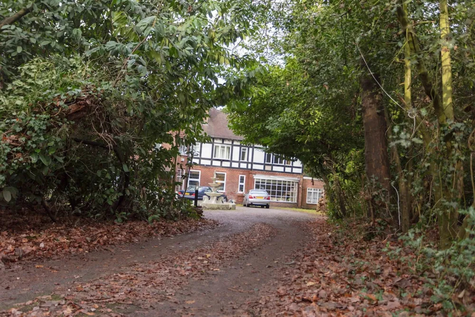 6 Bedroom Detached House