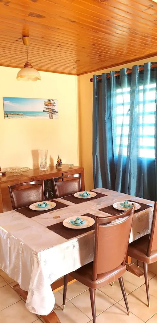 House With 2 Bedrooms in Sainte-anne, With Enclosed Garden and Wifi -