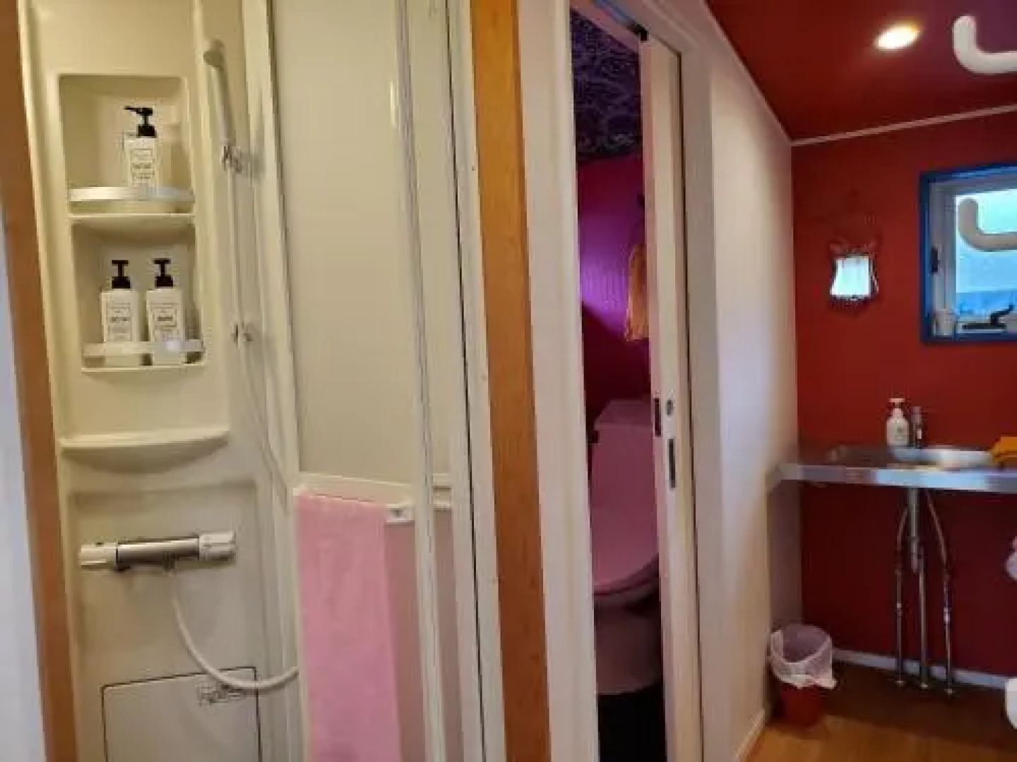 Mrs. Maroulla's HOUSE