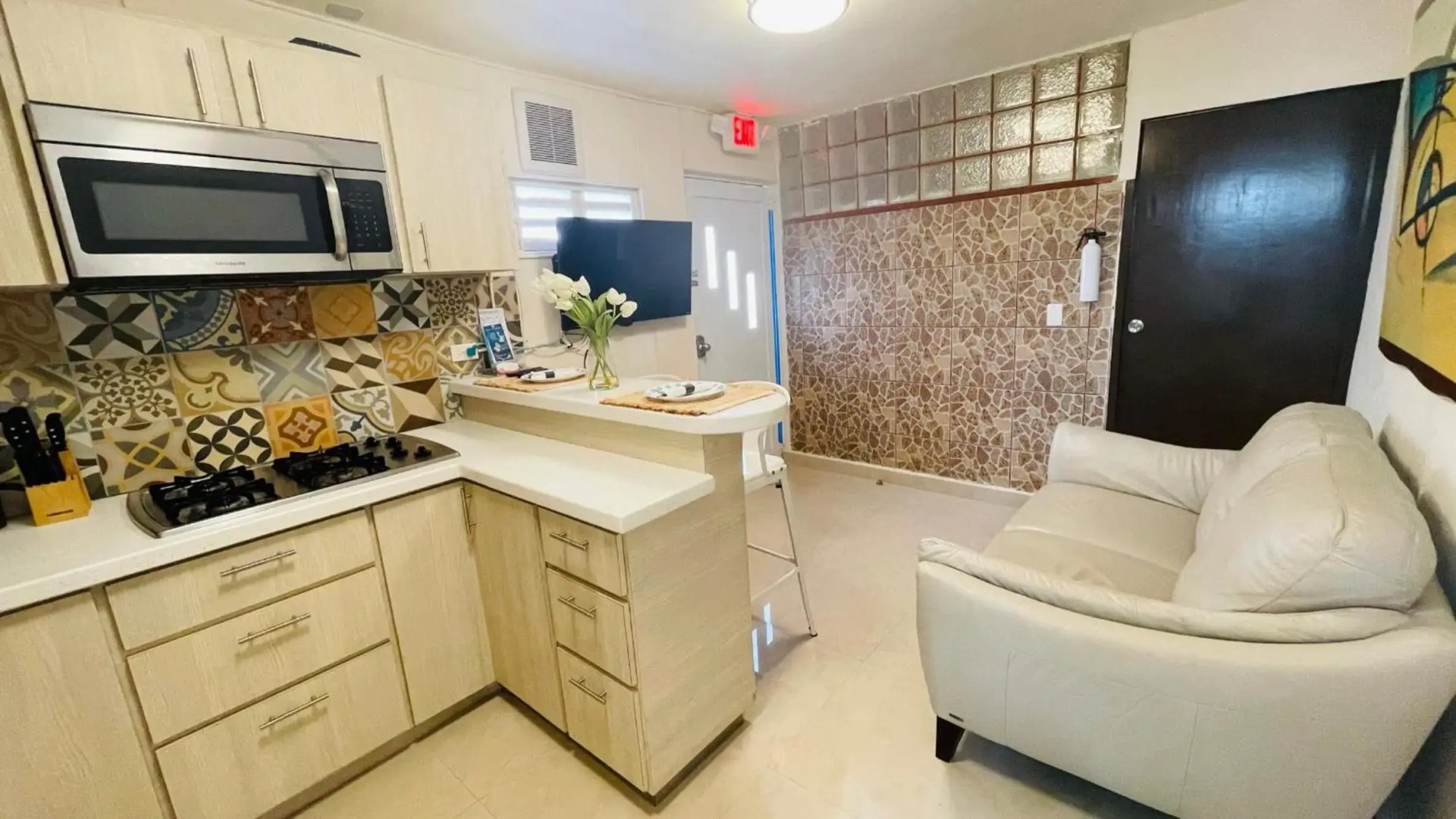 Lovely apartment with laundry & Parking