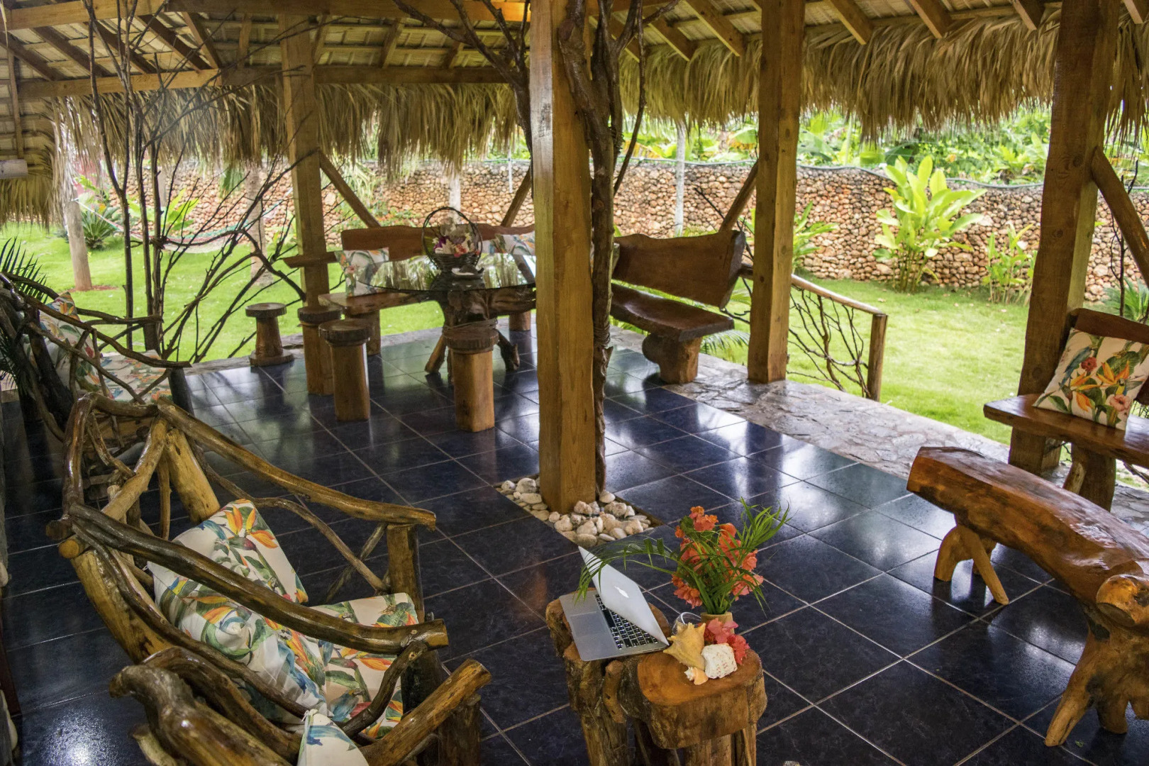 CHALET TROPICAL Hotel & Restaurant-Pizzeria