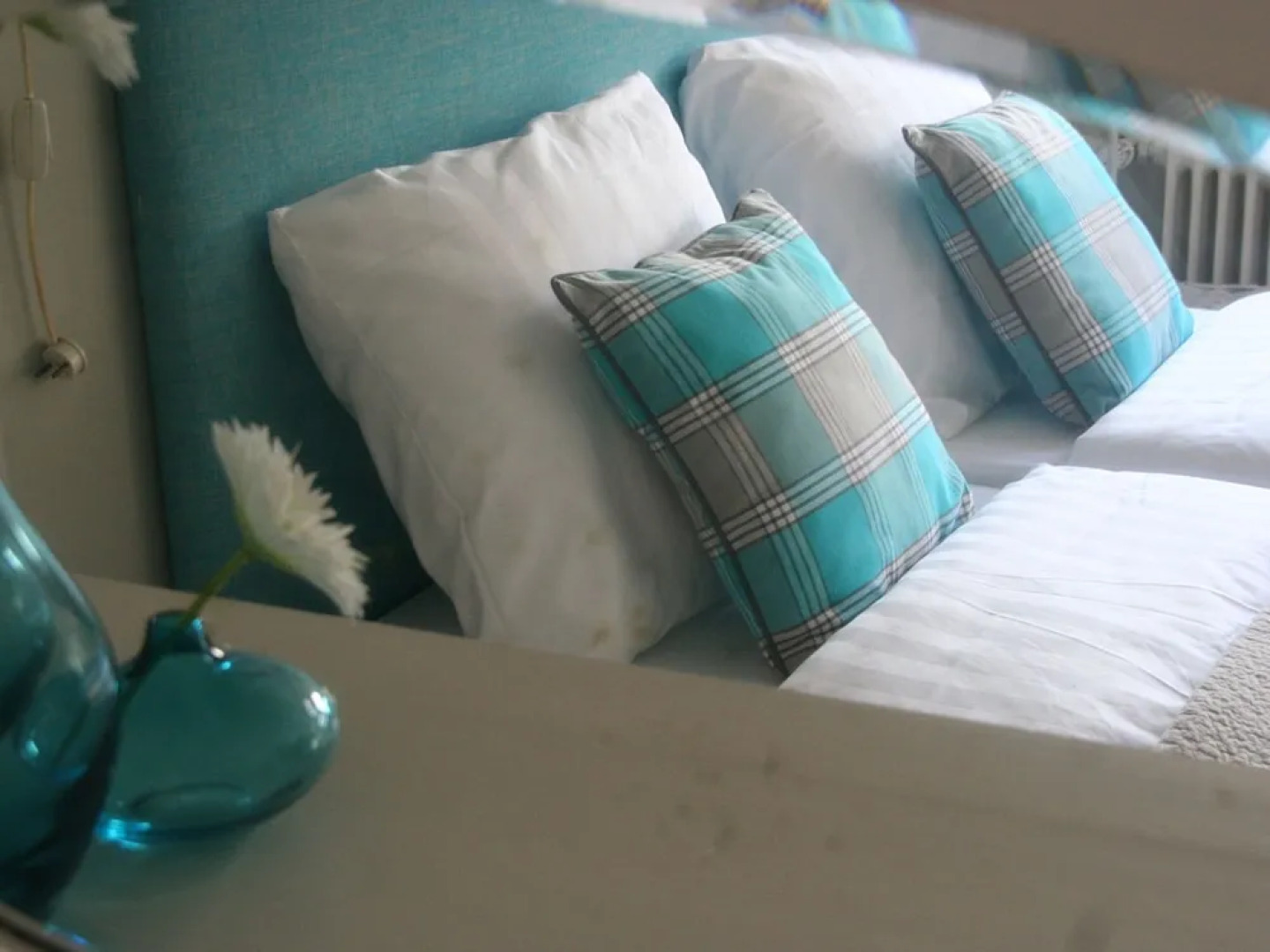 Opulent Holiday Home With Sauna, Jacuzzi & Playroom in Backemoor