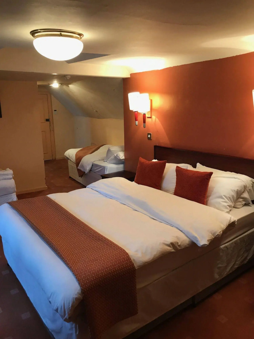 The Royal Victoria & Bull Hotel