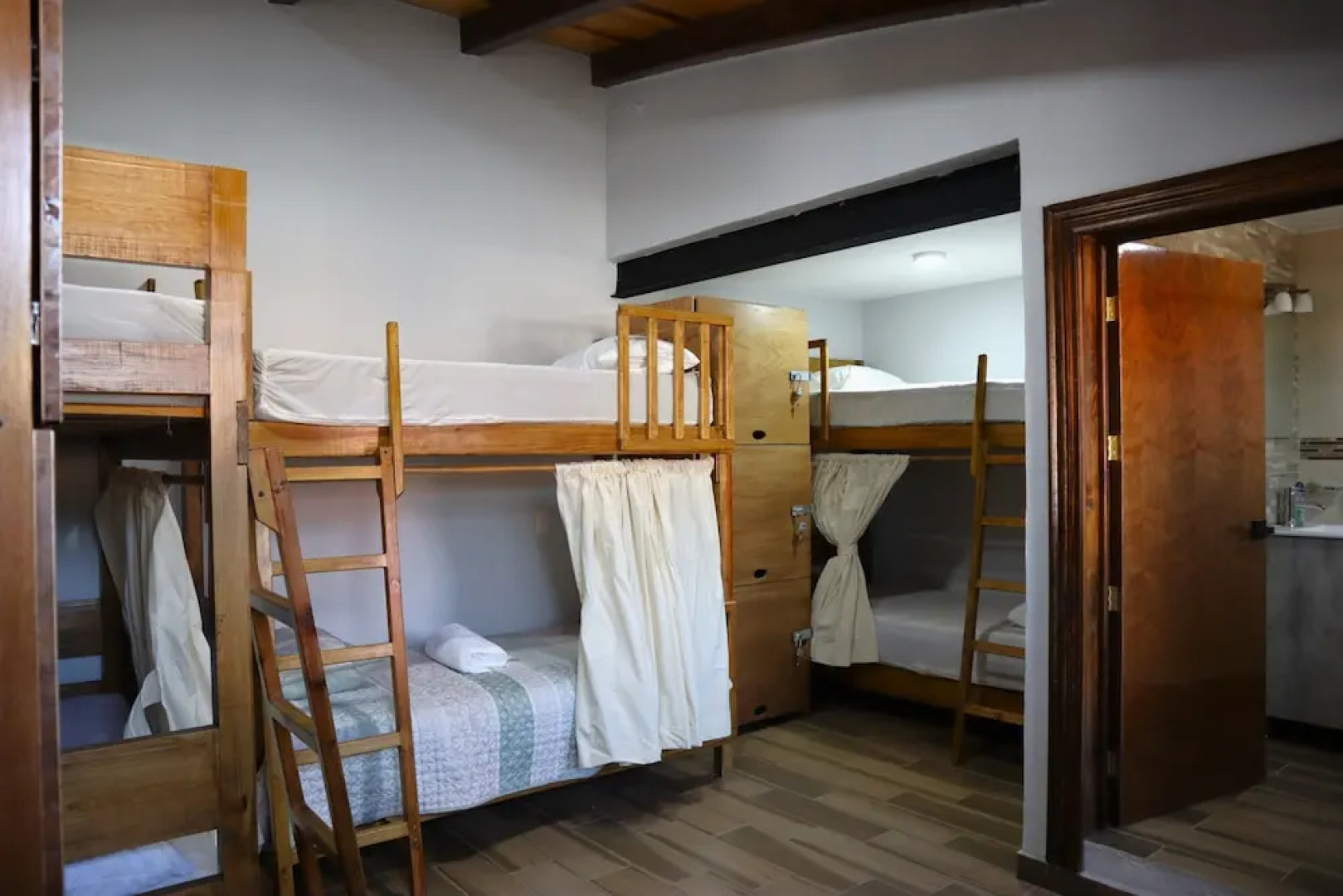 WorkVista Cowork y Hostal