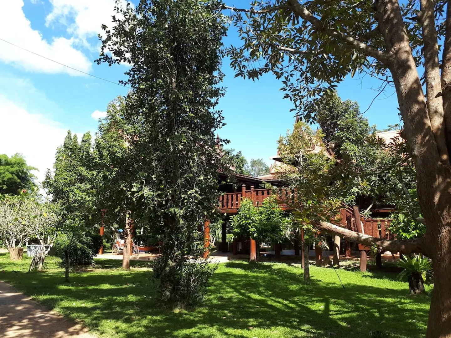 Baan Suansabaijai Resort