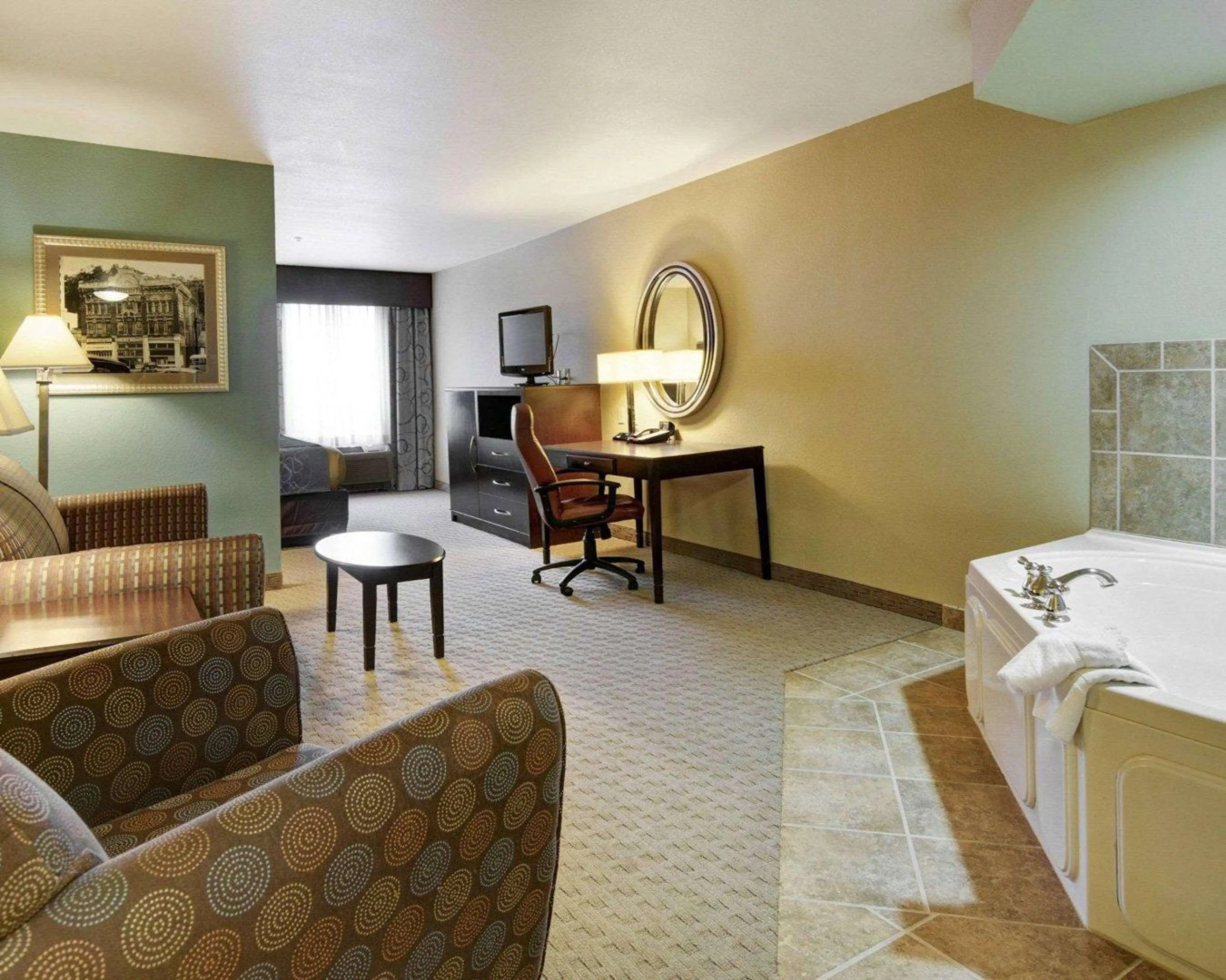 Comfort Suites near Hot Springs Park