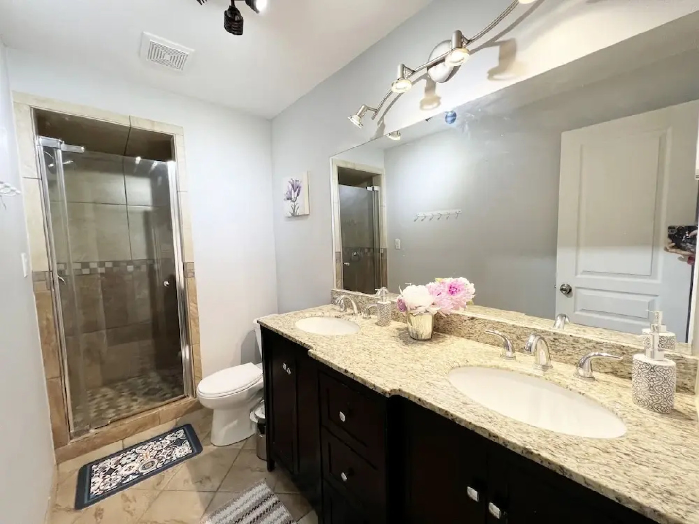 Vacation home beside the trails and Park