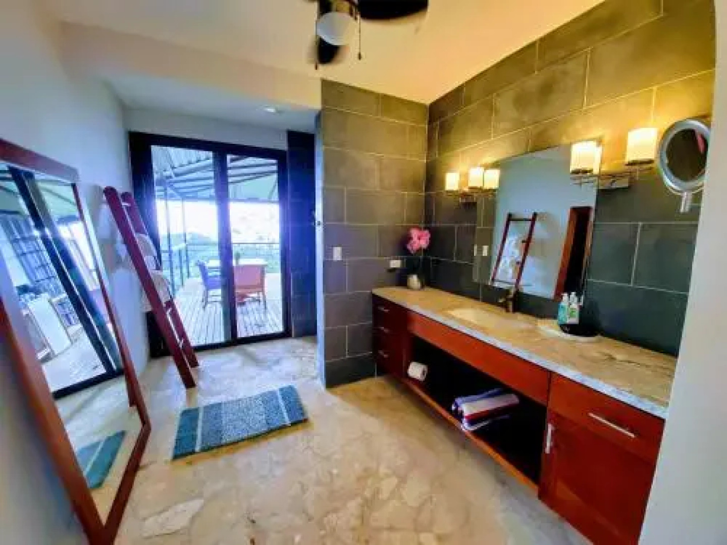 Whale's Tail Ocean View Luxury Suites