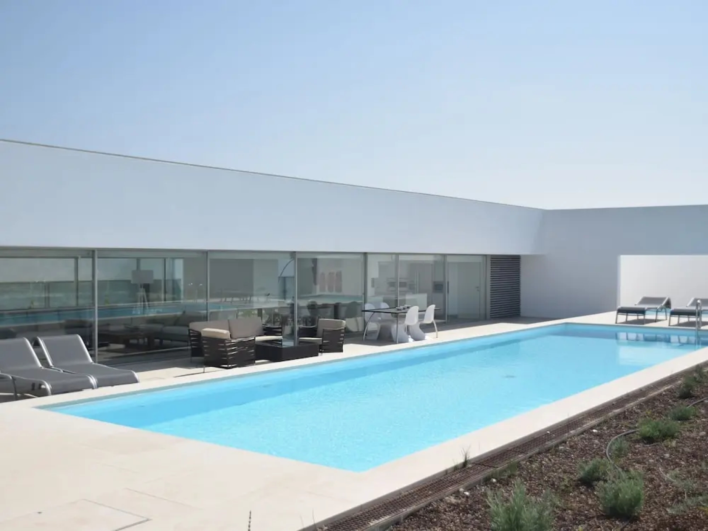 Morden Archictectural Villa In Lisbon