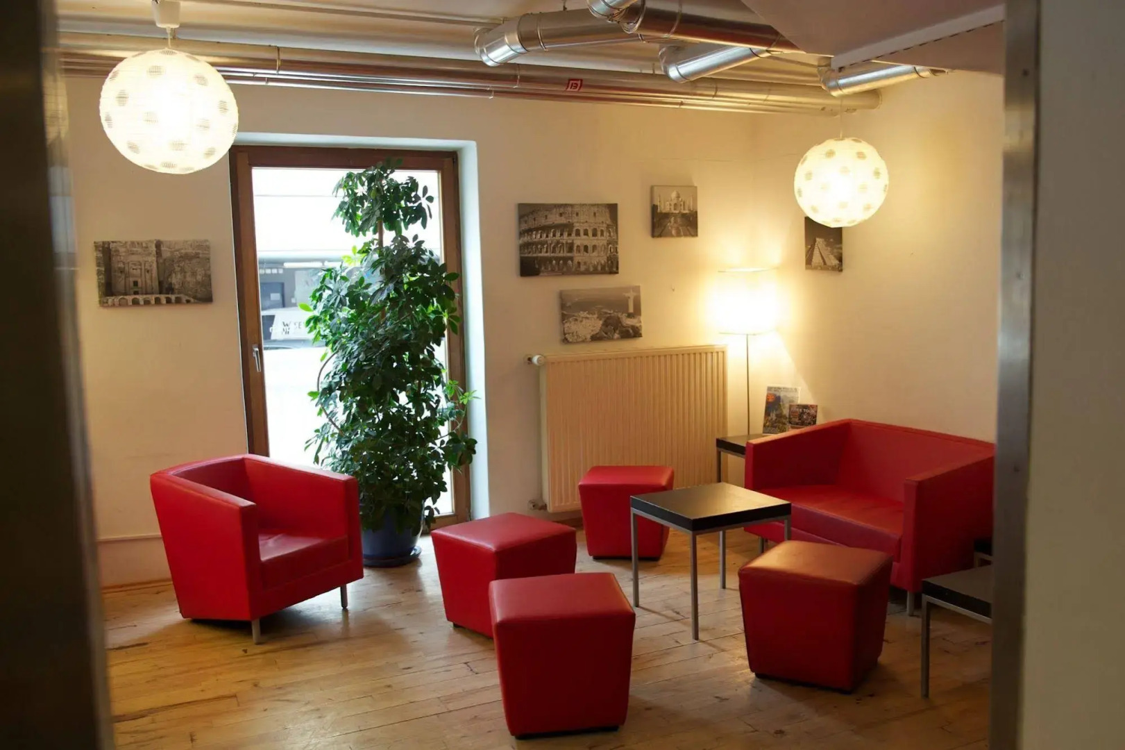 The 4 You Hostel & Hotel