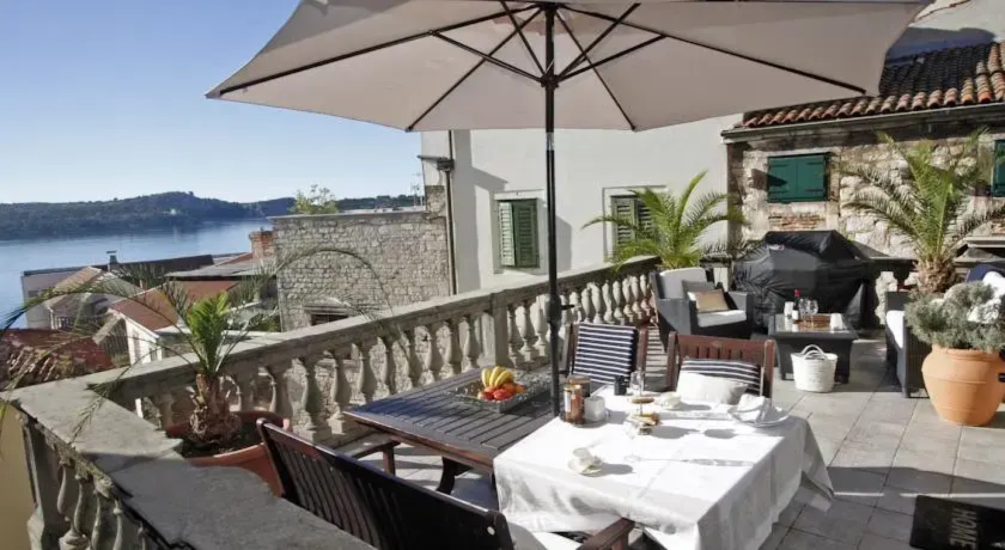 Grand Terrace Sea View Apartments