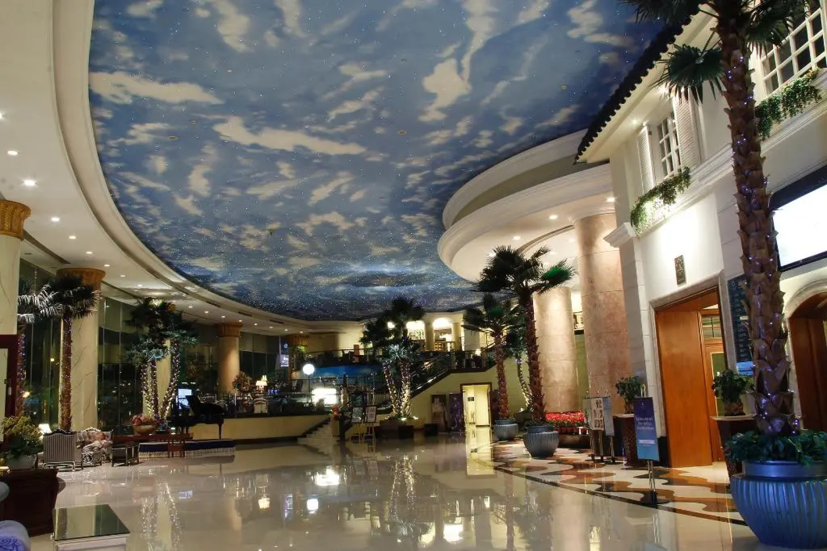 Royal Marina Plaza