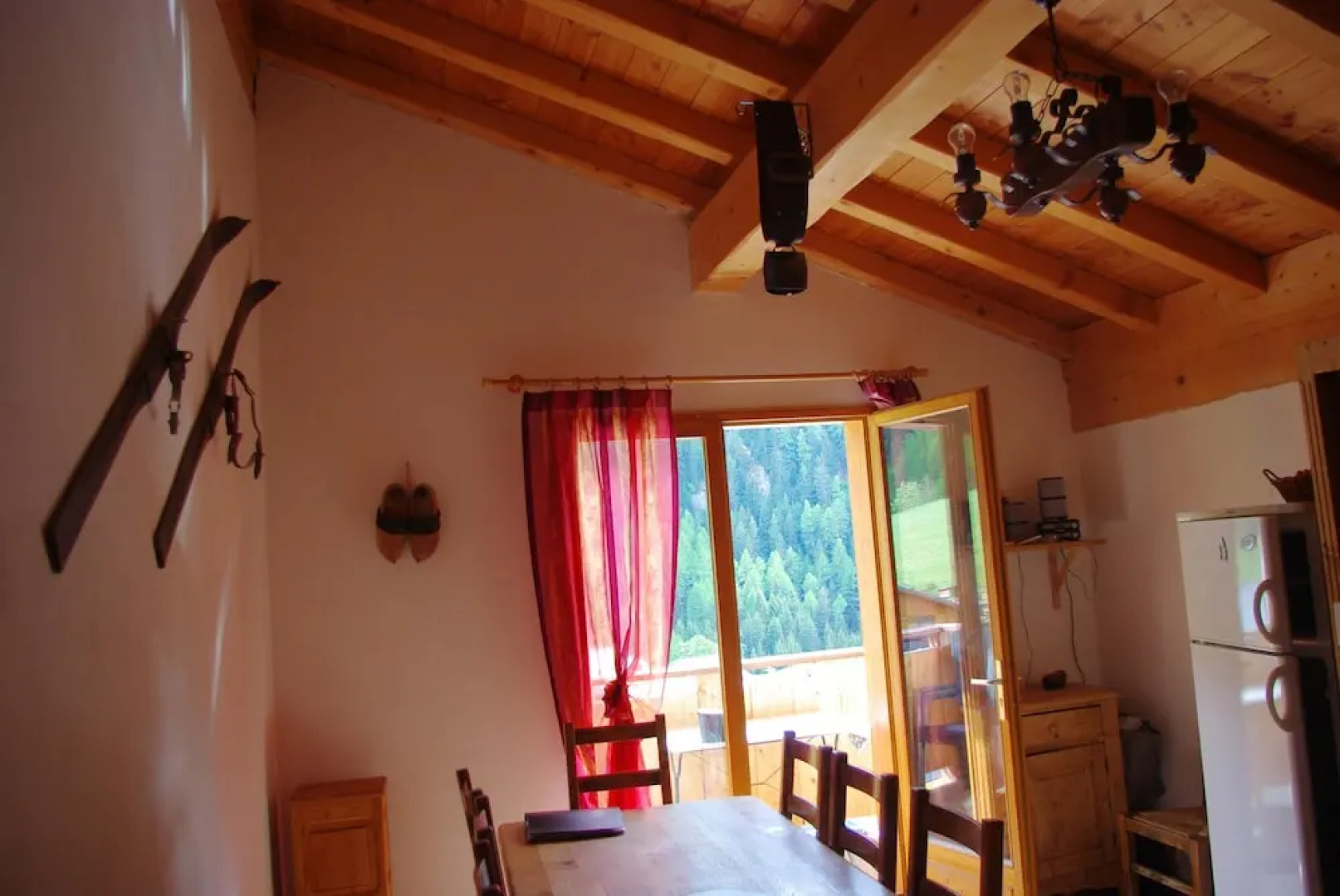 Apartment With 3 Bedrooms in Peisey-nancroix, With Wonderful Mountain View, Enclosed Garden and Wifi - 22 km From the Slopes