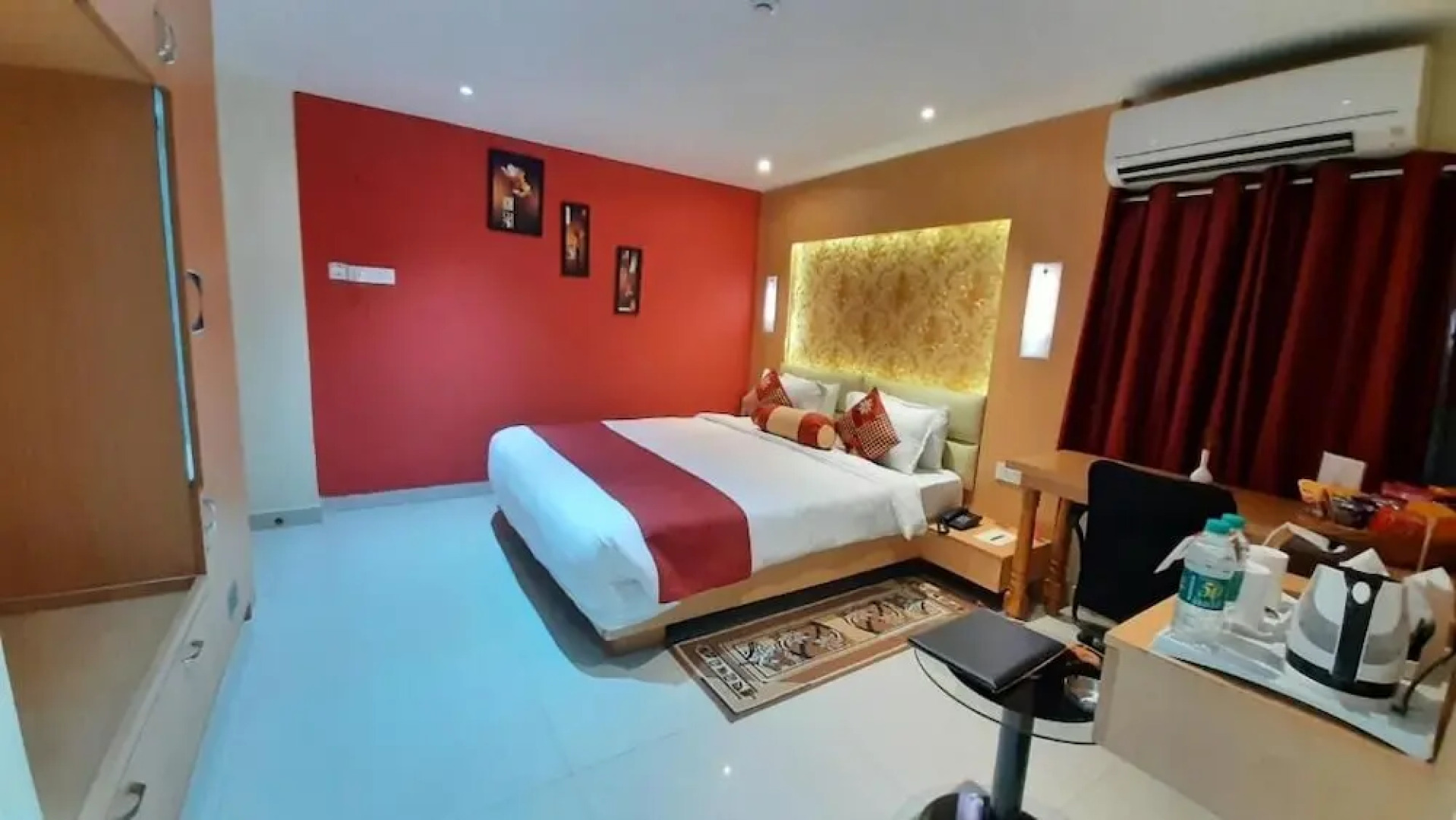 The Red Velvet Hotel