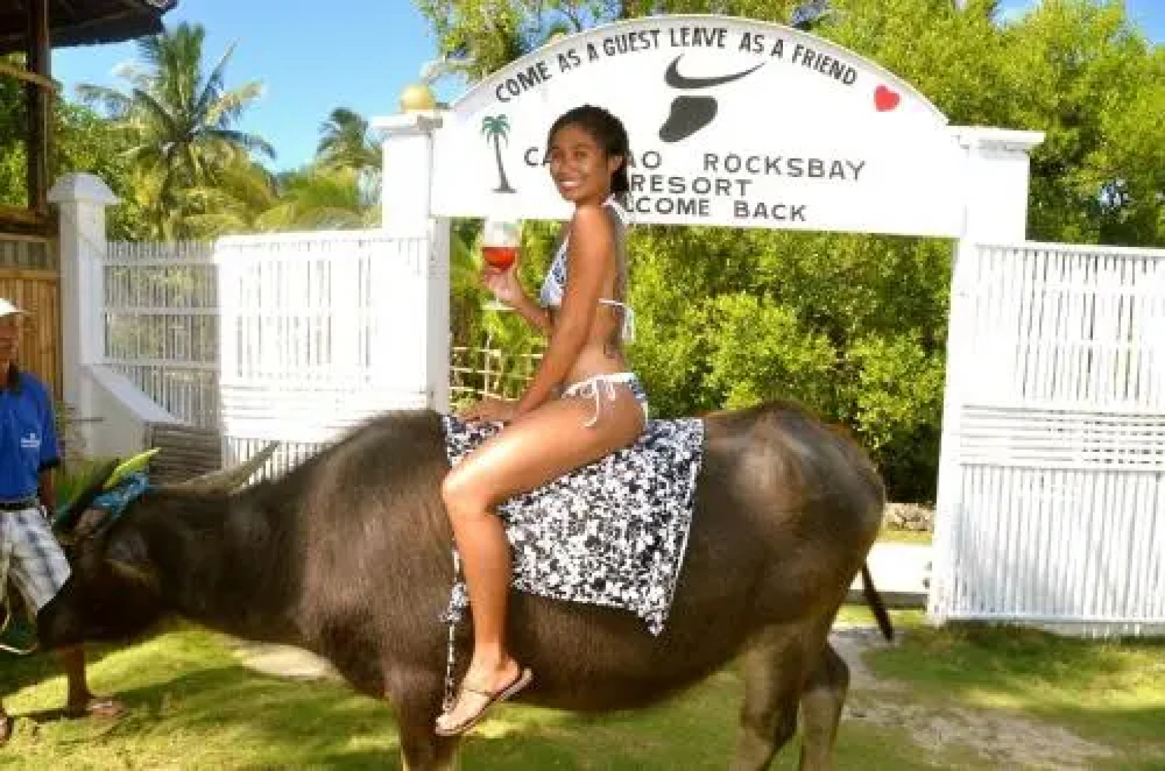 White Beach Dive & Kite Resort Carabao