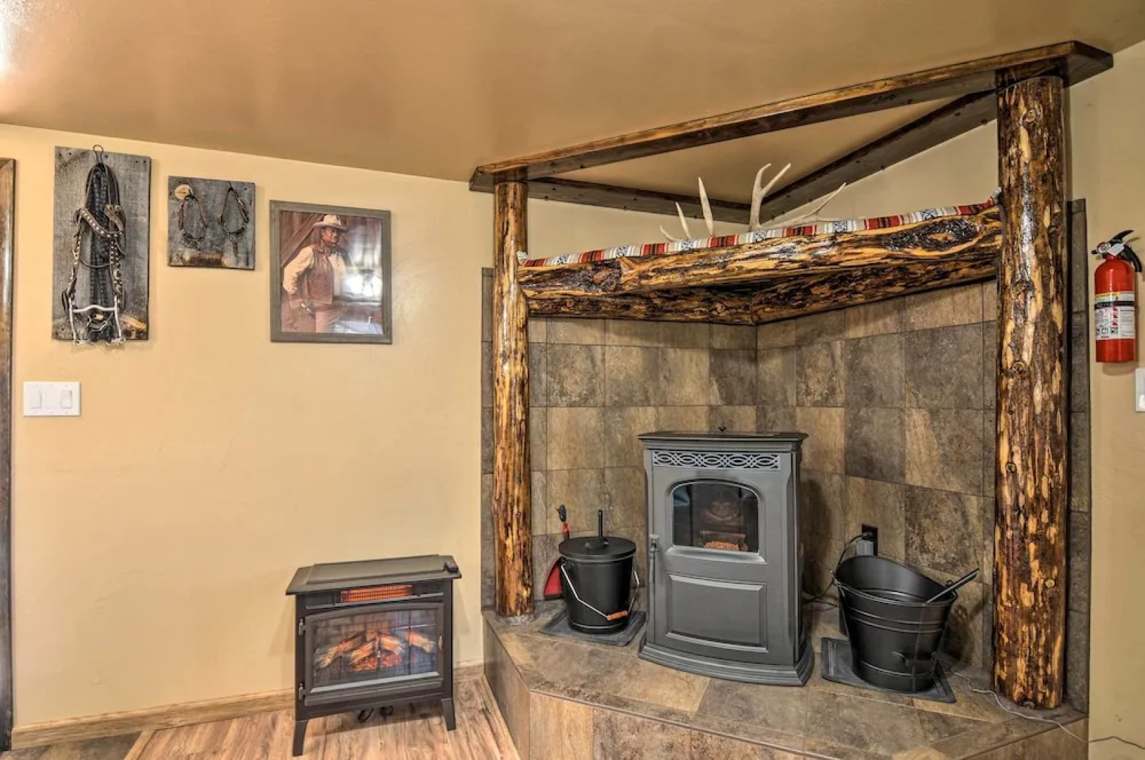 Cozy Home w/ Canyon Views: 2 Mi to Grand Staircase