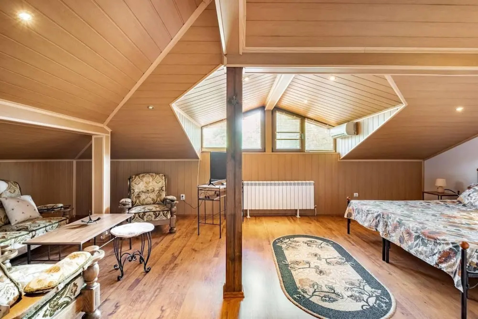 Lovely 5-bed Authentic House in the Arbanasi