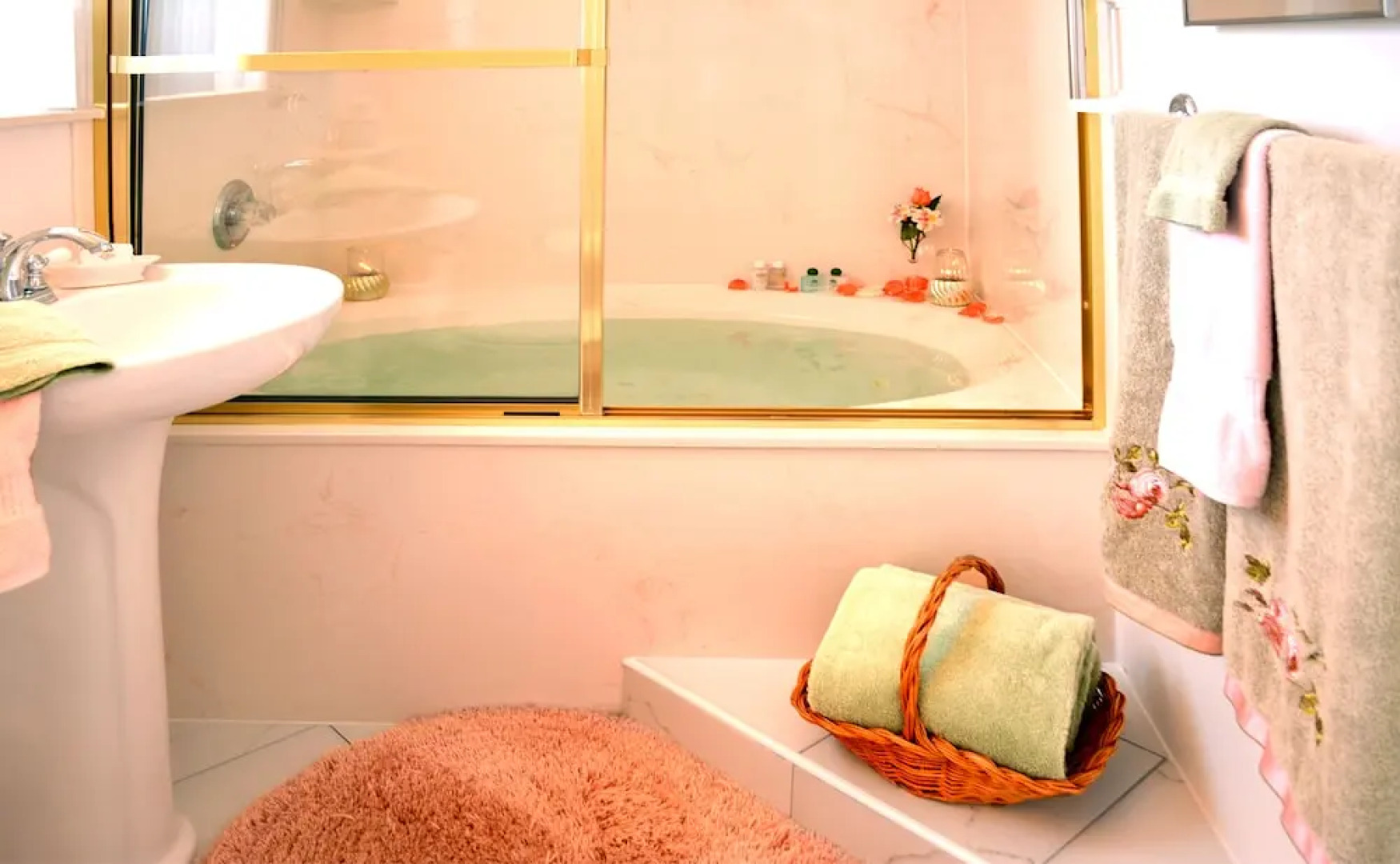 Island Cottage Oceanfront Inn & Spa