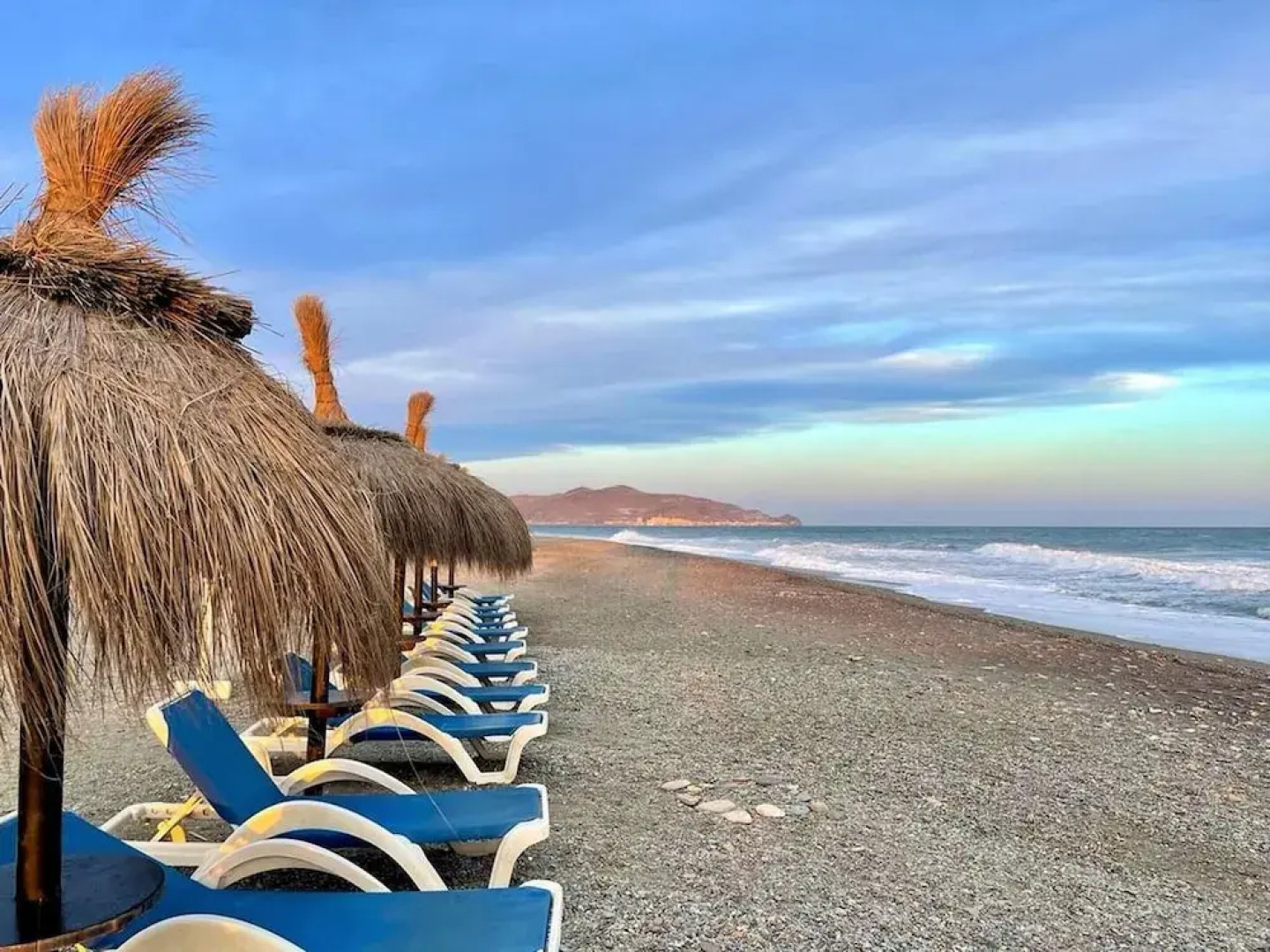 Sunlit Villa Near Golf