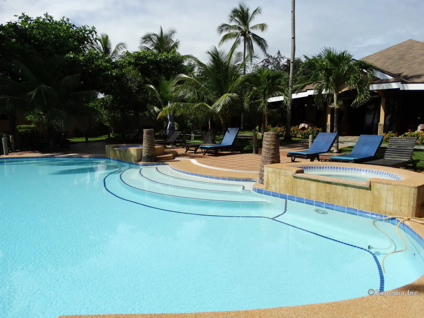 Anda White Beach Resort