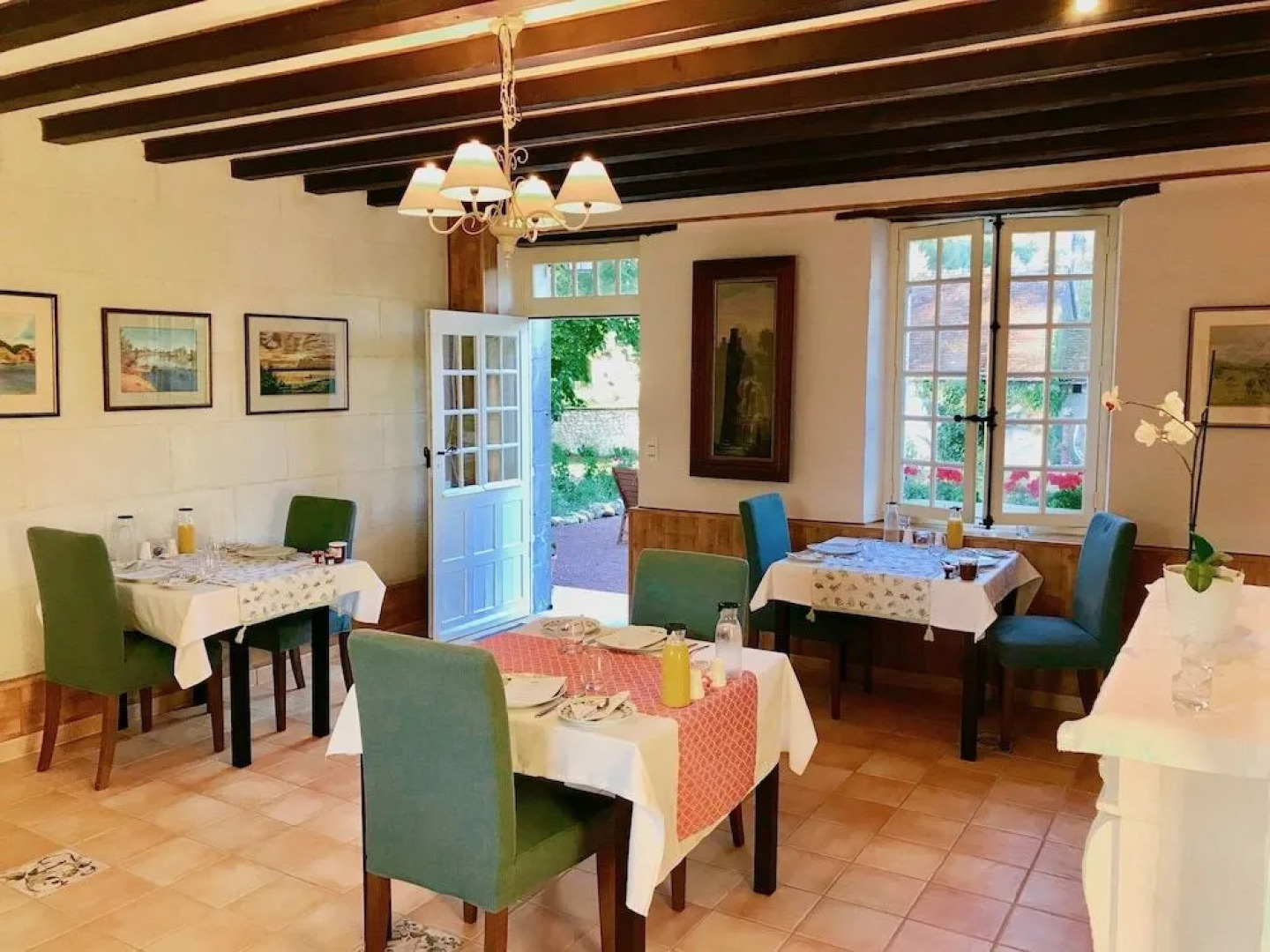 Sans Souci Bed and Breakfast with Restaurant