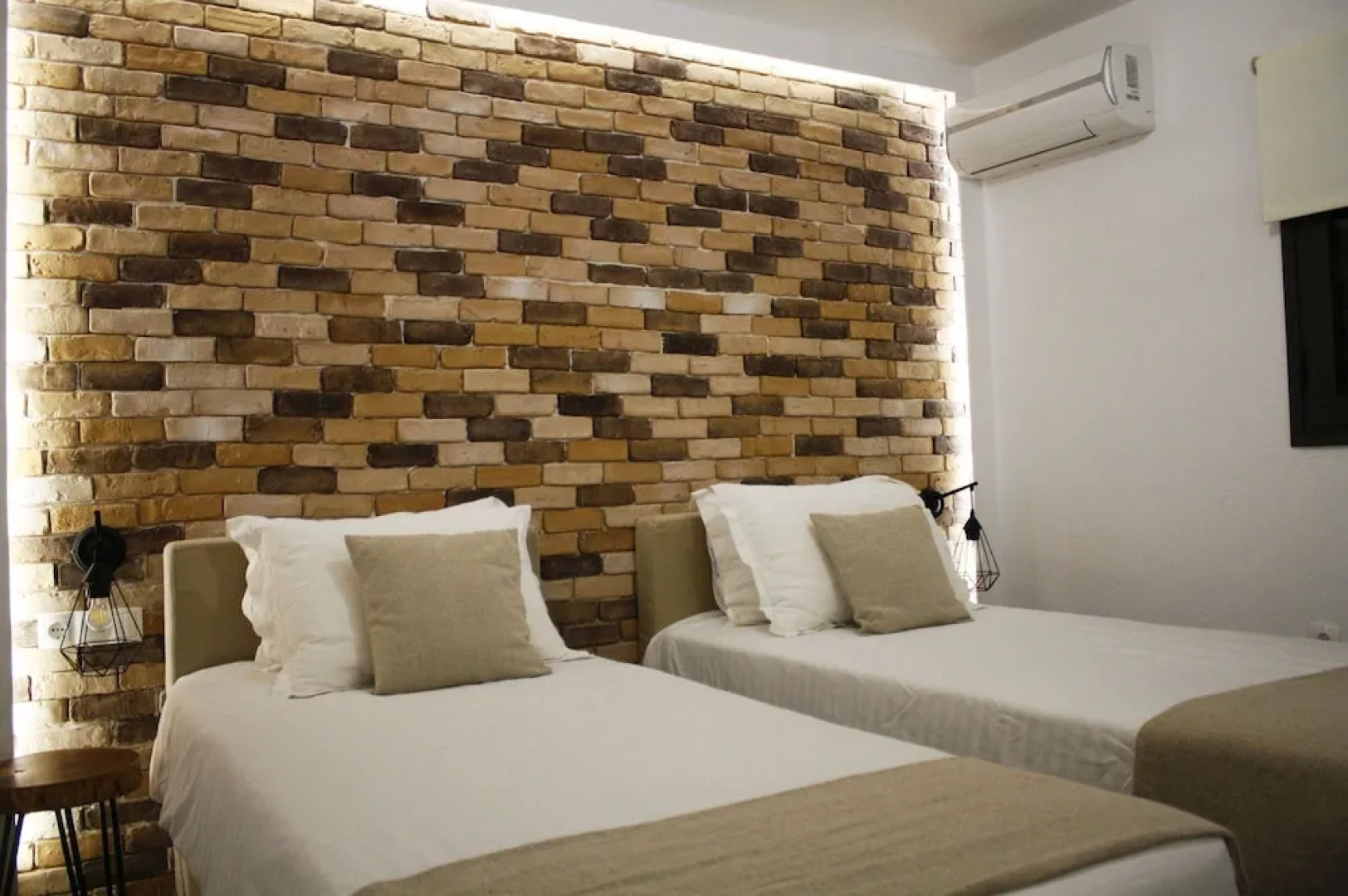 Salonikiou Beach Deluxe Apartments