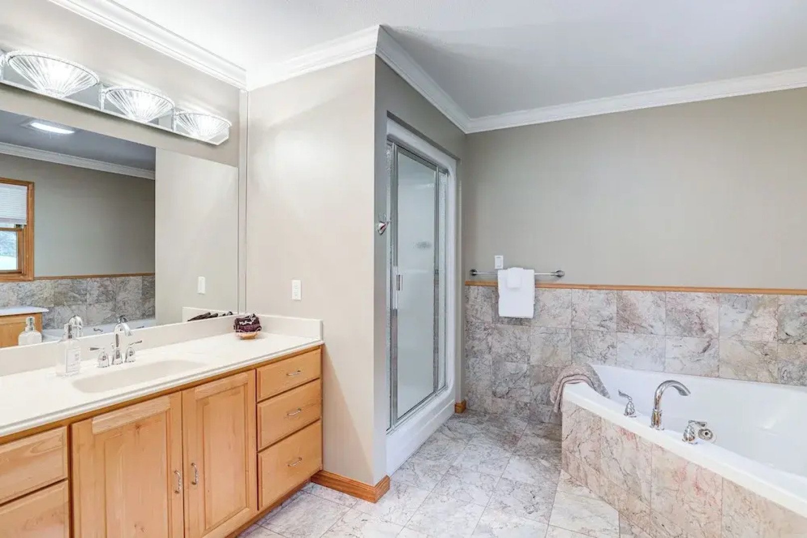 Mtn Views & Hot Tub: 6-acre Blue Ridge Retreat!