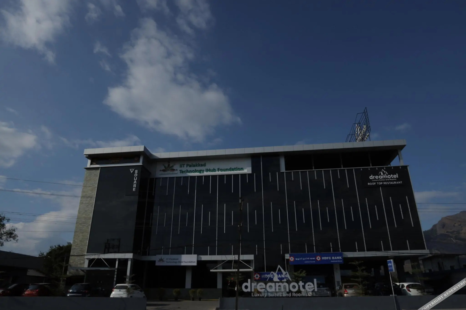 Dreamotel Luxury Suites and Rooms