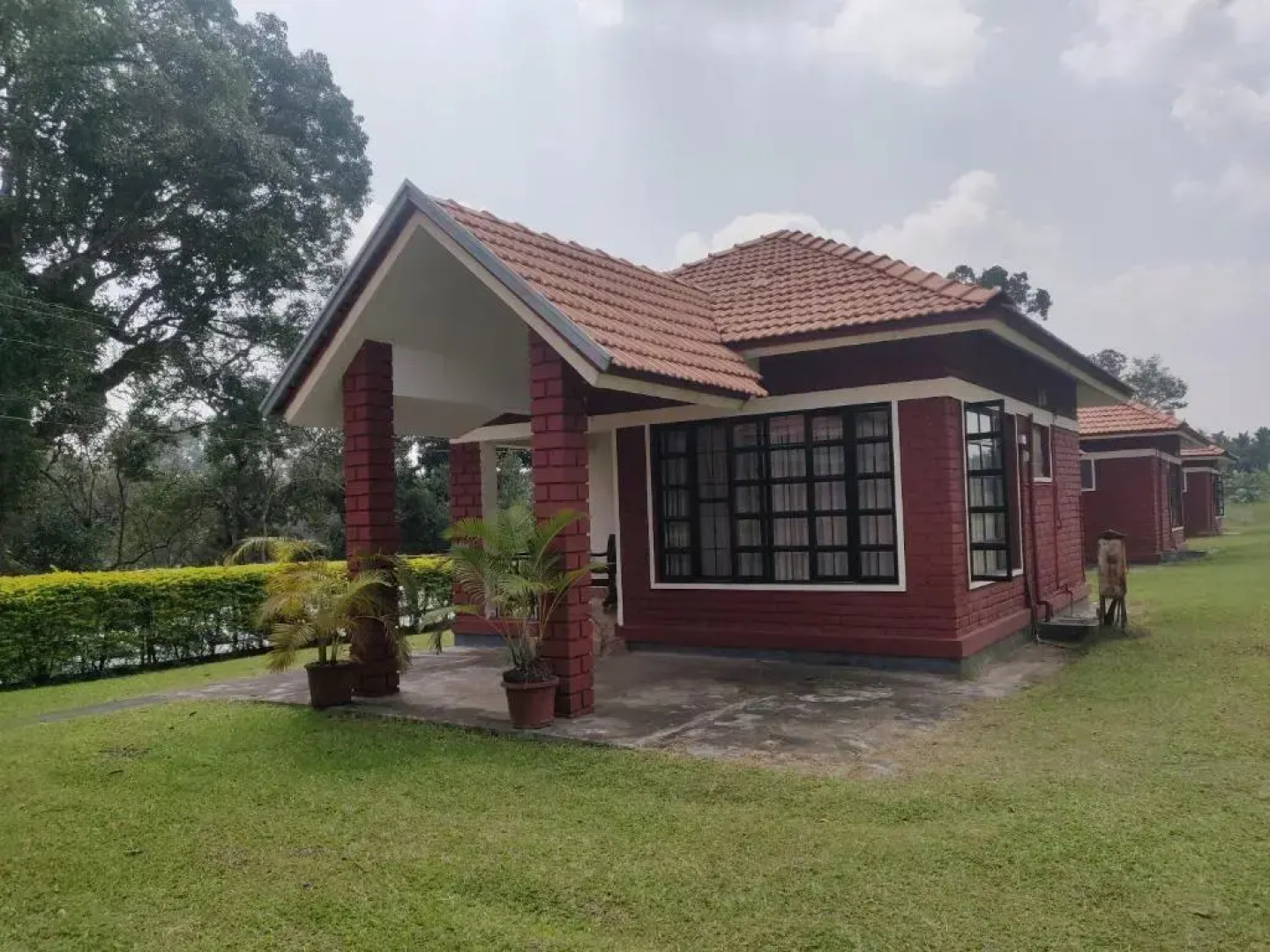 Dubare Inn