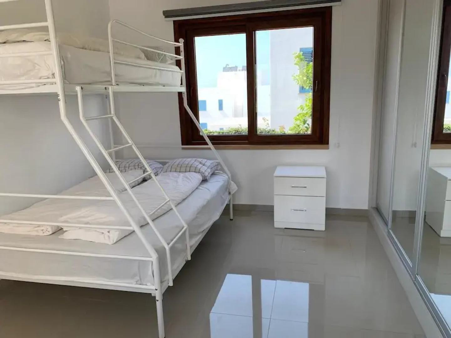 Highly Comfortable Family-friendly Apartment in Lovely Area