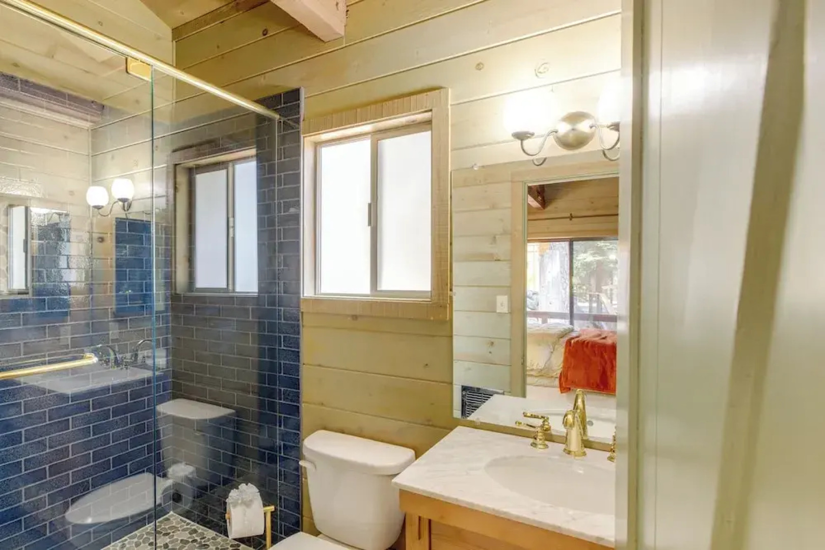 1 Mi to Beach & Golf Course! Lake Almanor Cabin