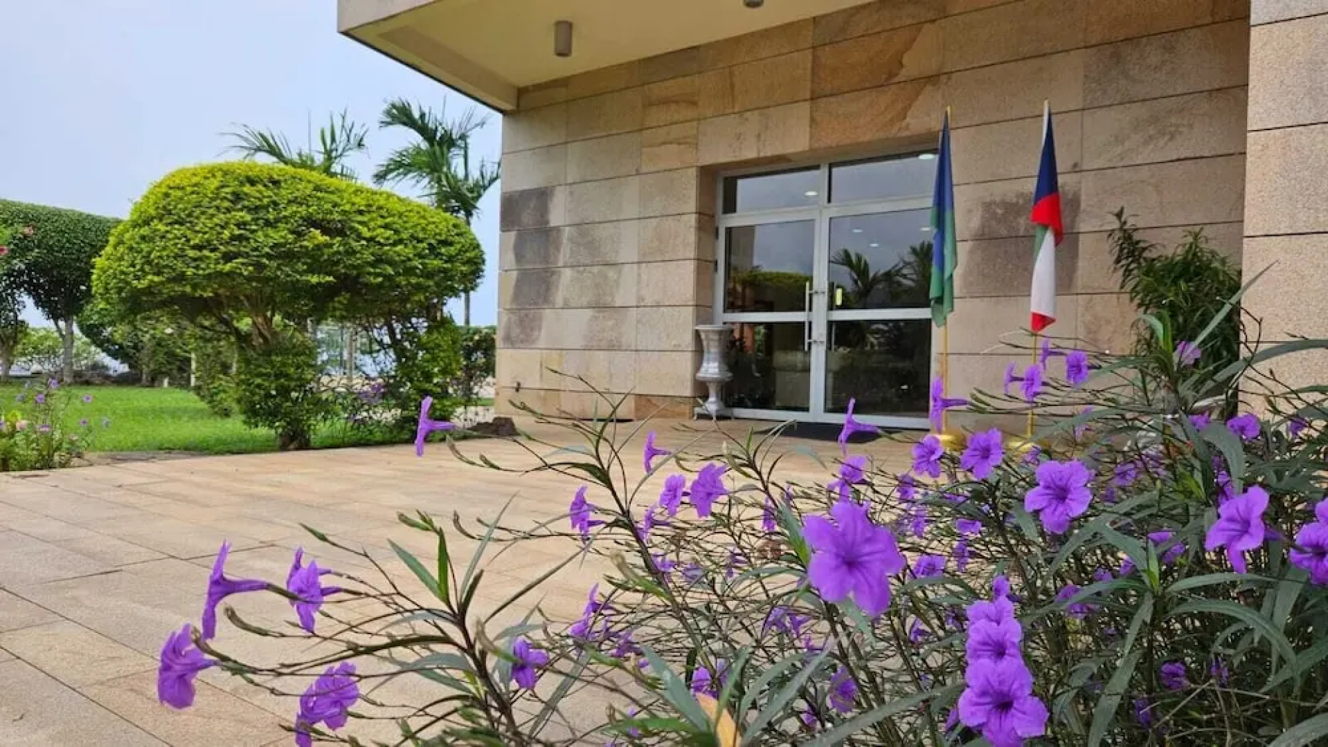 La Paz Hotel