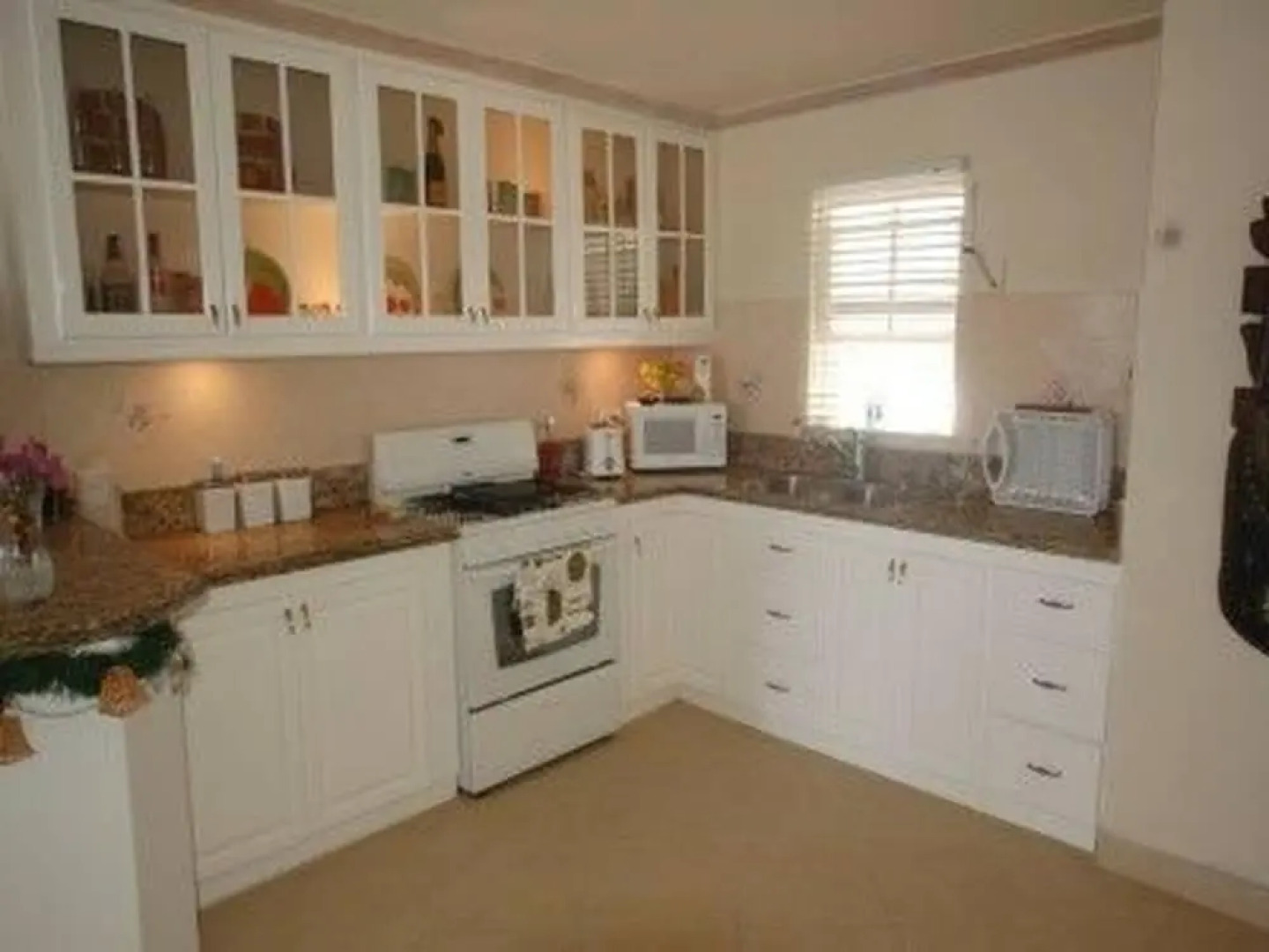 Beautiful Apartment Across The Road From The Beach