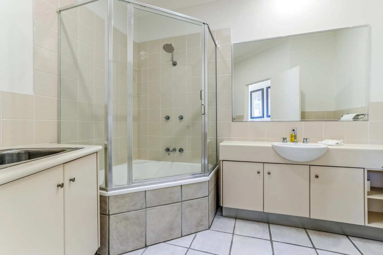 Cosy apartment with ocean views, Sunshine Beach