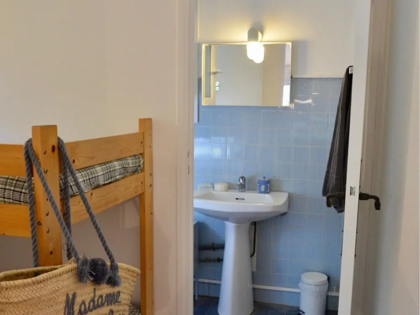 Pretty Holiday Home in Tourtour France Near Lake St. Croix