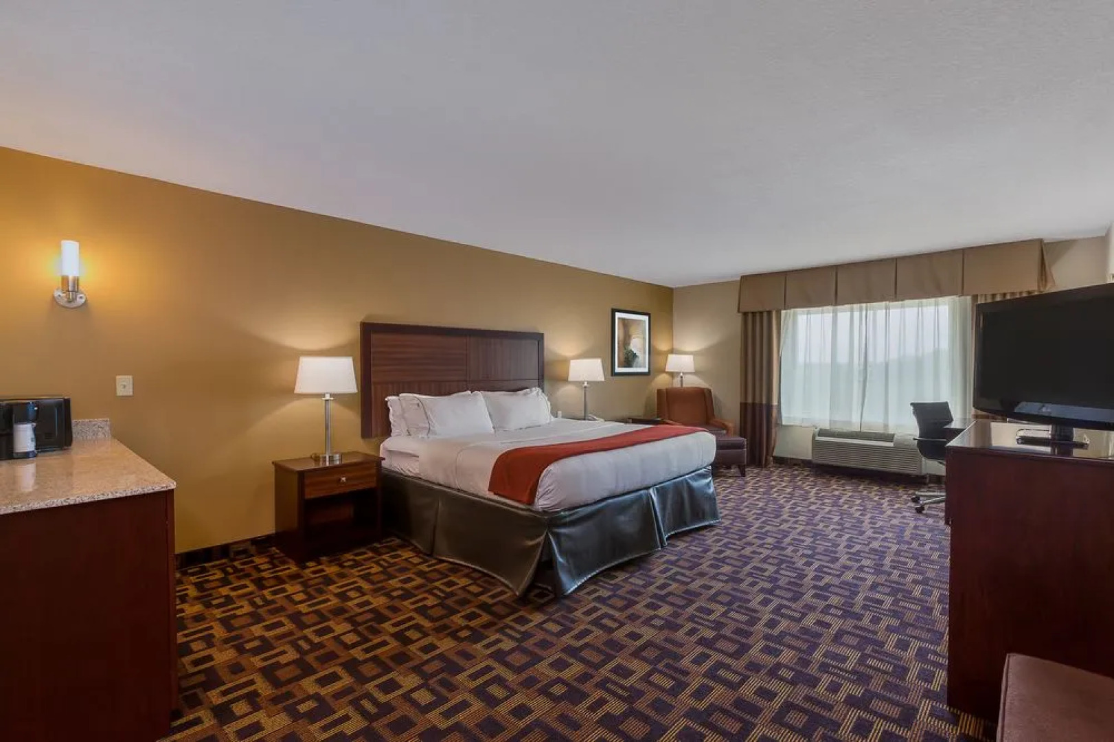 Holiday Inn Express Hotel & Suites Salina