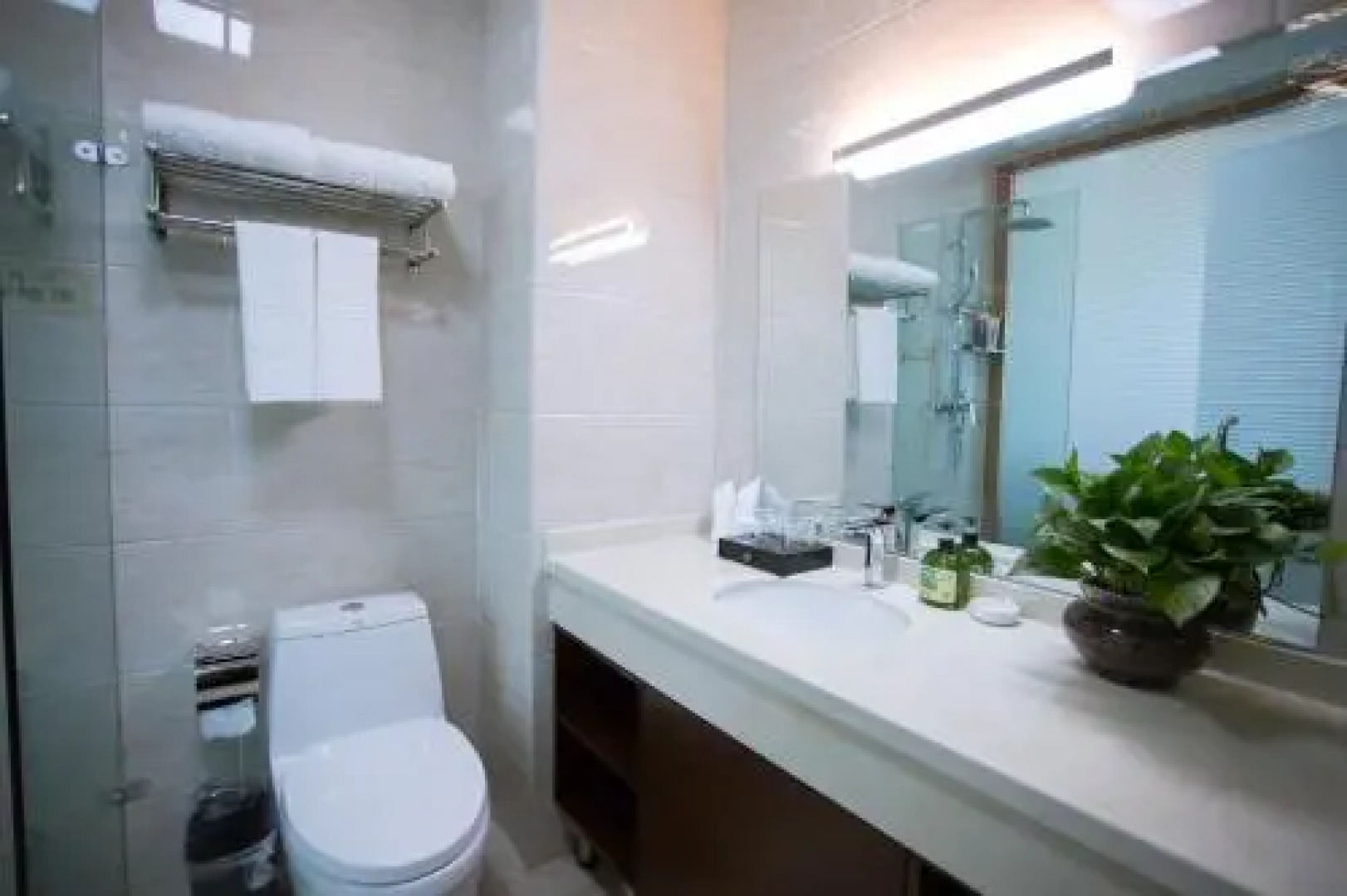 Kuerle Jinrun Holiday Hotel Airport Road