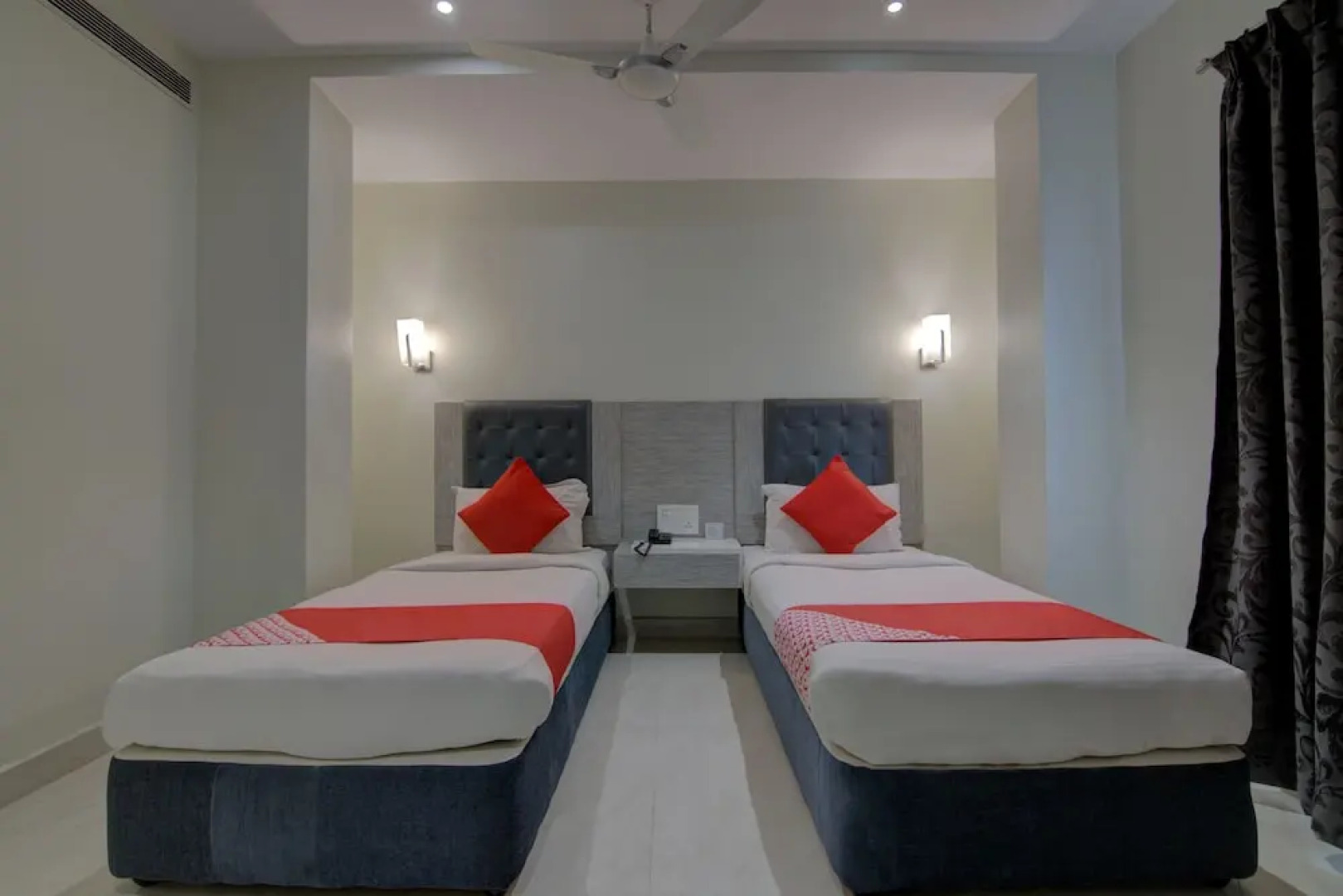 OYO 2653 The Orange Hotel