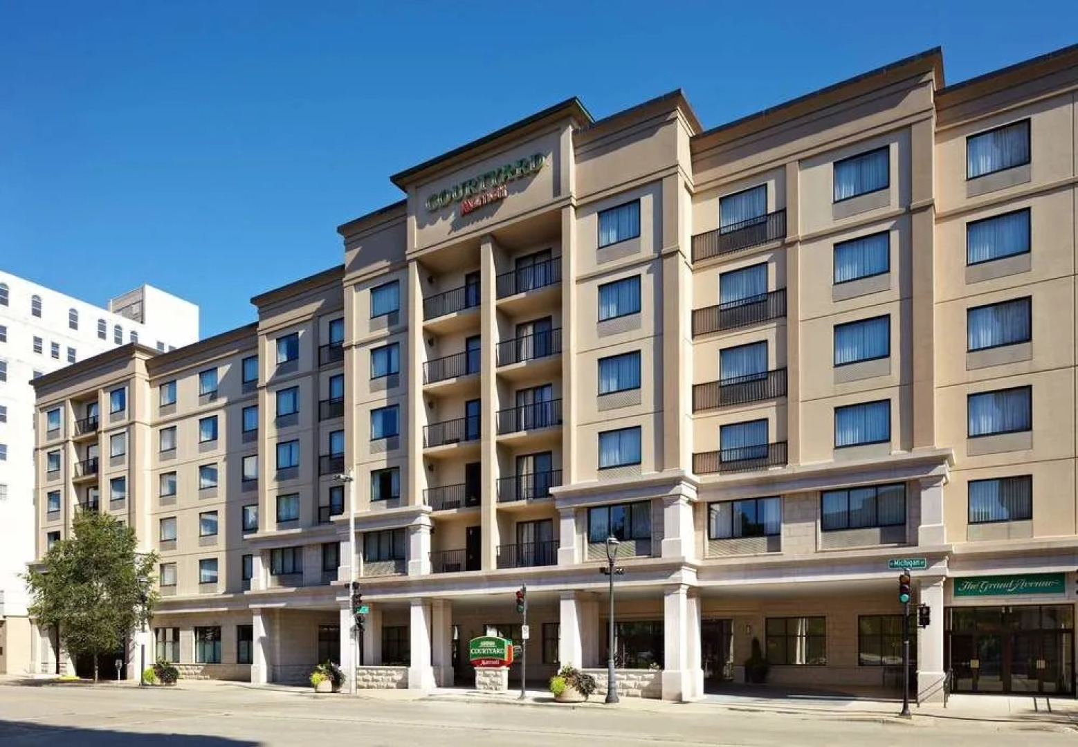 Courtyard Milwaukee Downtown