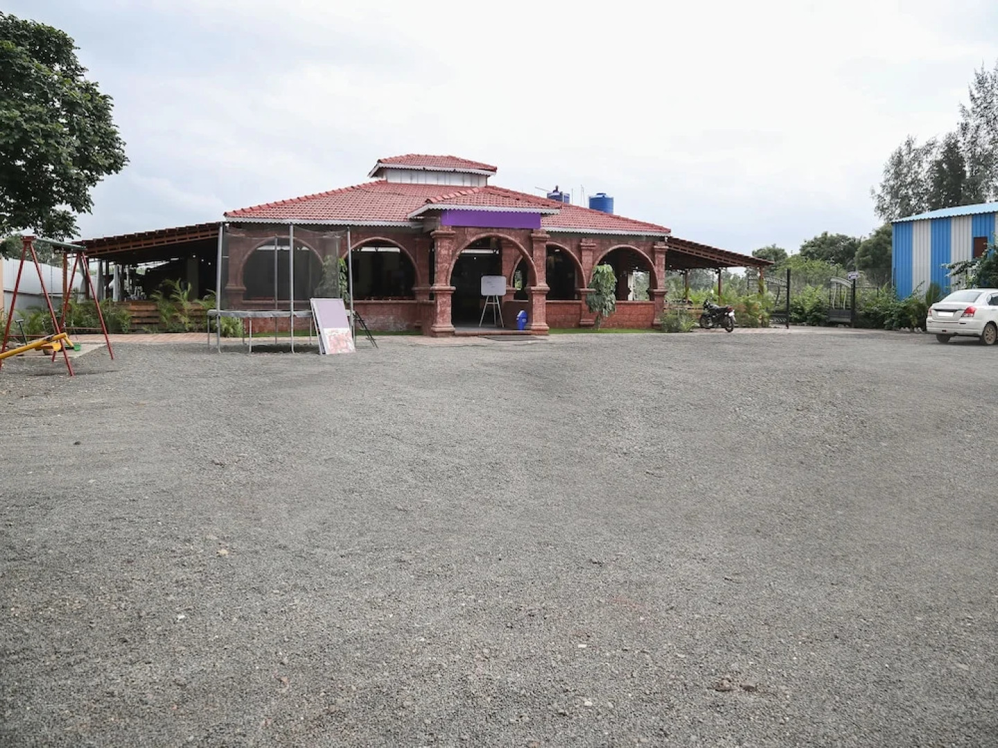 OYO 16138 Raj Palace