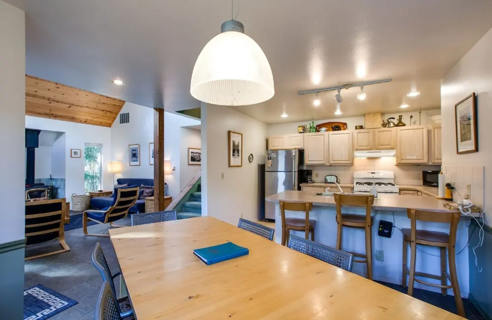 19MBR - Hot Tub - Sauna - BBQ - Pets Ok - WiFi - Sleeps 10