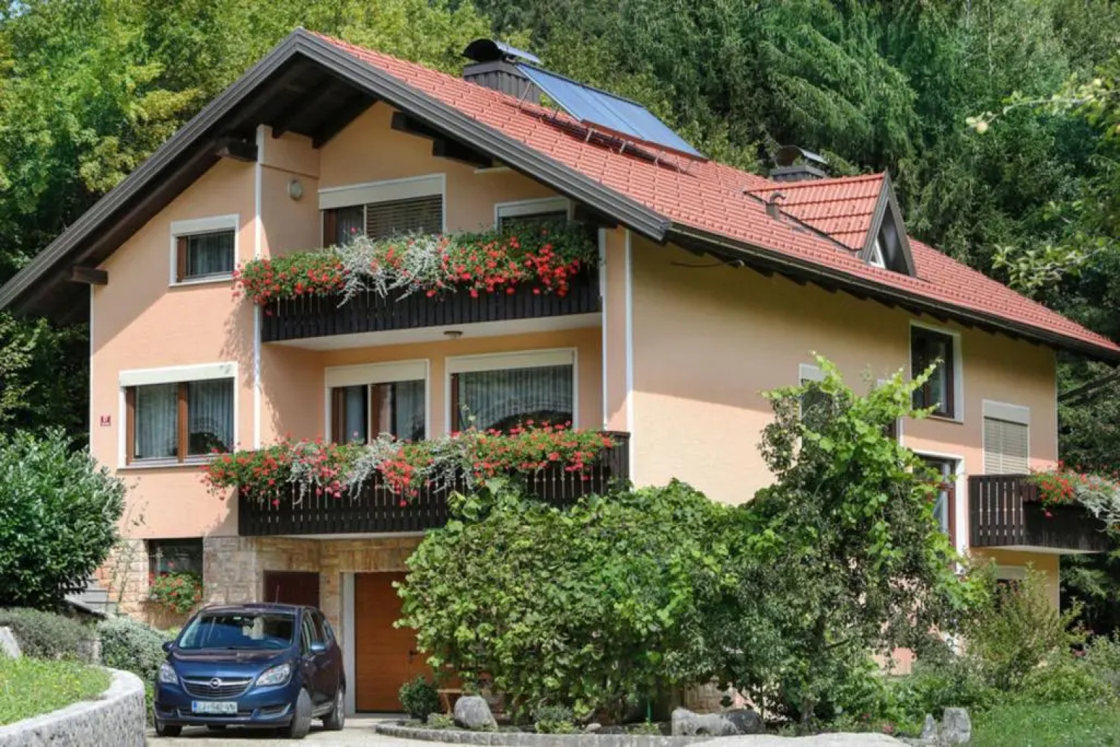House Mavko Near Lake Cerknica