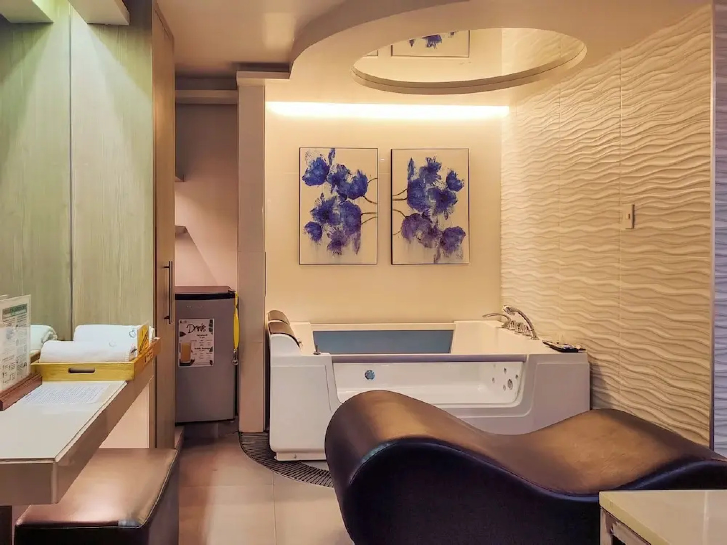 One Serenata Hotel Bacoor