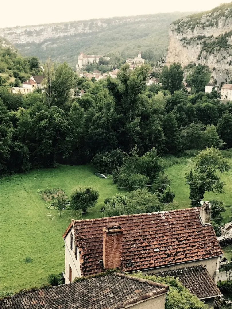 Un jardin dans la falaise