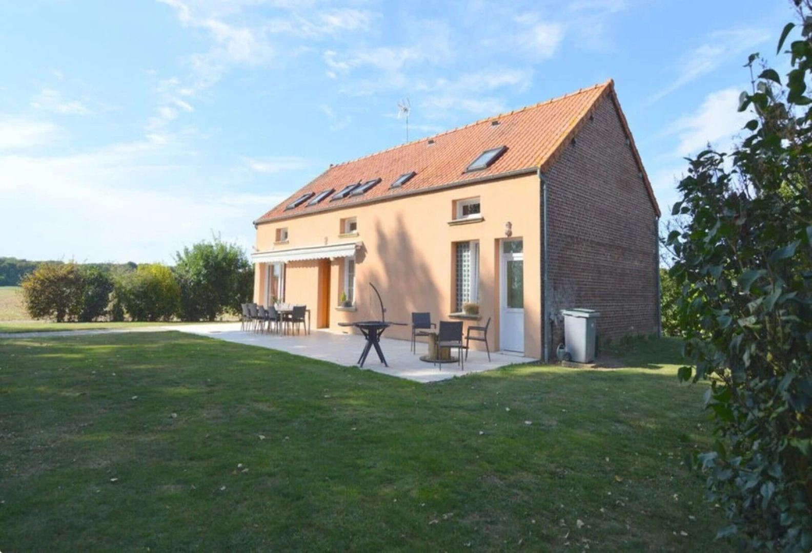 House With 4 Bedrooms in Jumel, With Furnished Garden and Wifi - 80 km