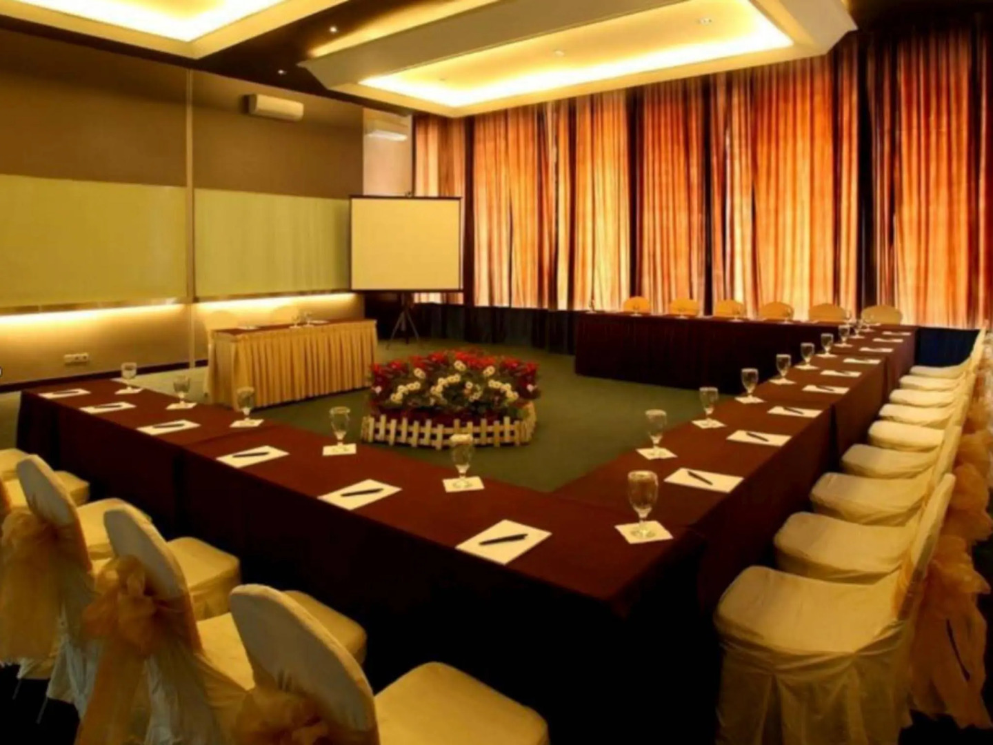 Mikie Holiday Resort & Hotel